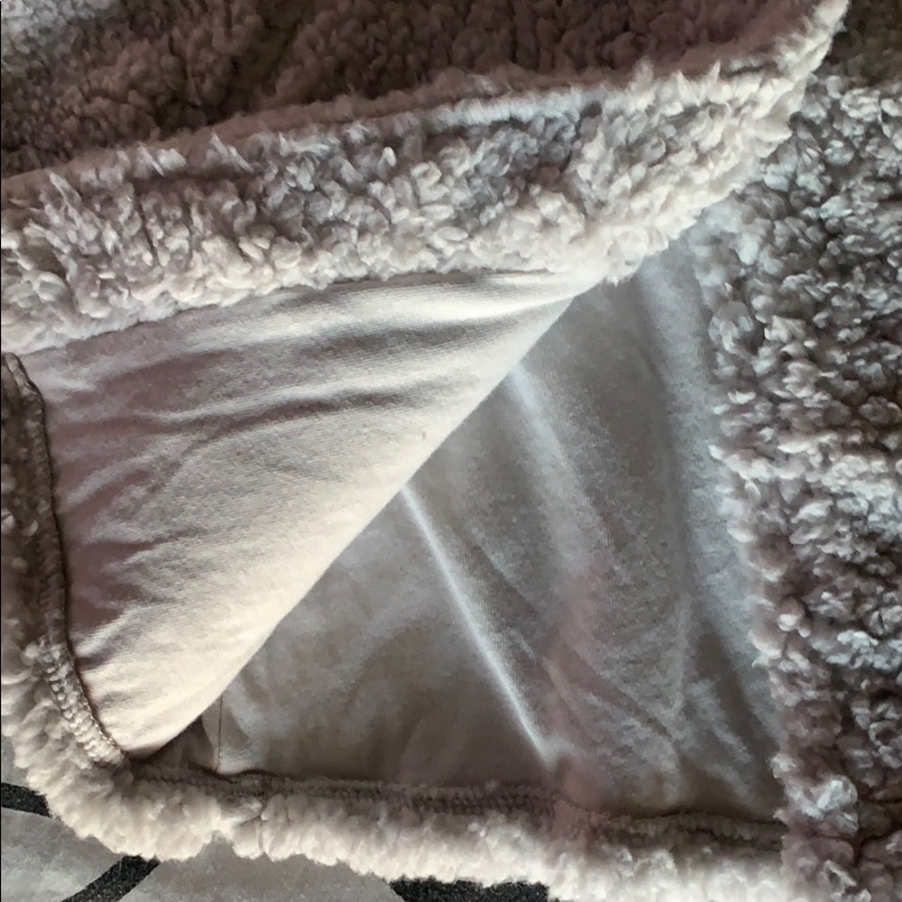 6m coat - Picture 2 of 2